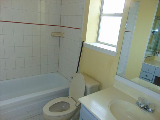 12300 Brookglade Circle 74, Houston, TX 77099