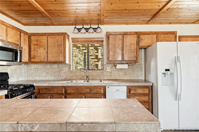 233 Whipple, Big Bear City, CA 92314