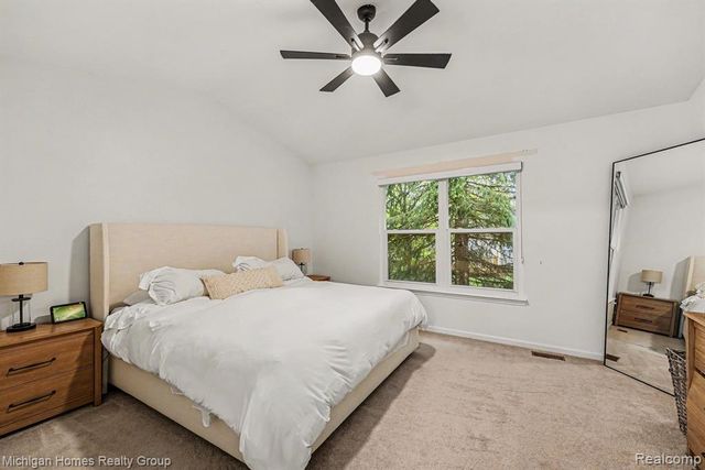 2070 S Red Maple Lane 106, Commerce Twp, MI 48390