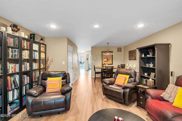 148 Setter Place, Freehold, NJ 07728