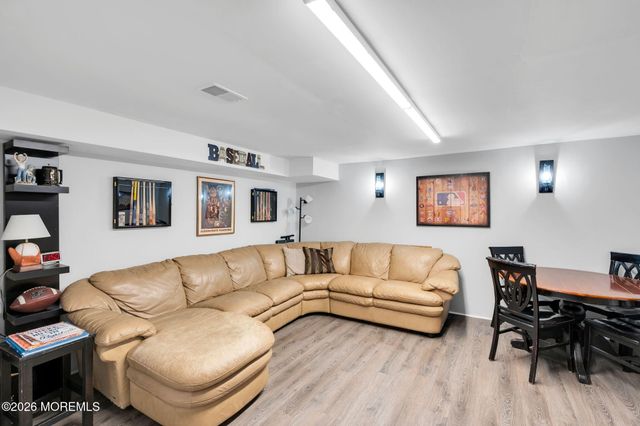 148 Setter Place, Freehold, NJ 07728