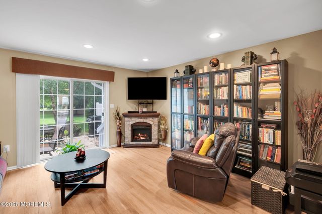 148 Setter Place, Freehold, NJ 07728