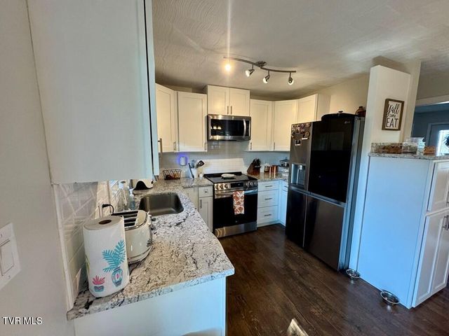 218 Green Acres Drive, Chilhowie, VA 24319