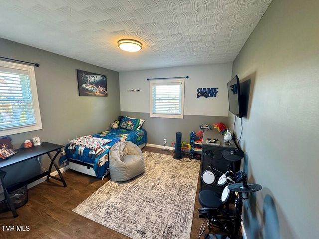 218 Green Acres Drive, Chilhowie, VA 24319