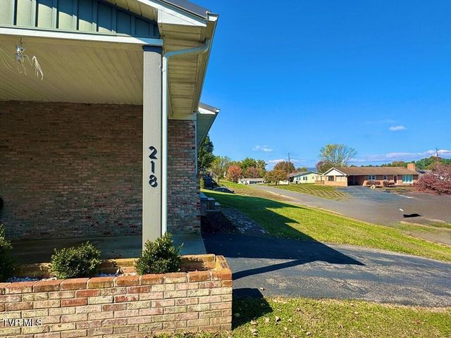 218 Green Acres Drive, Chilhowie, VA 24319