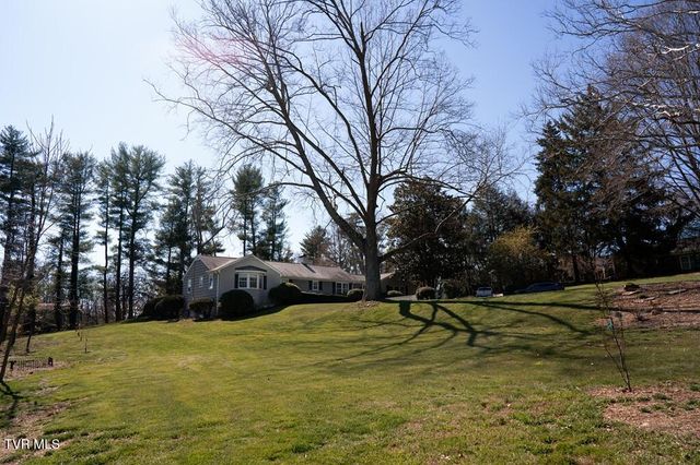 100 Earlway Road, Bristol, TN 37620