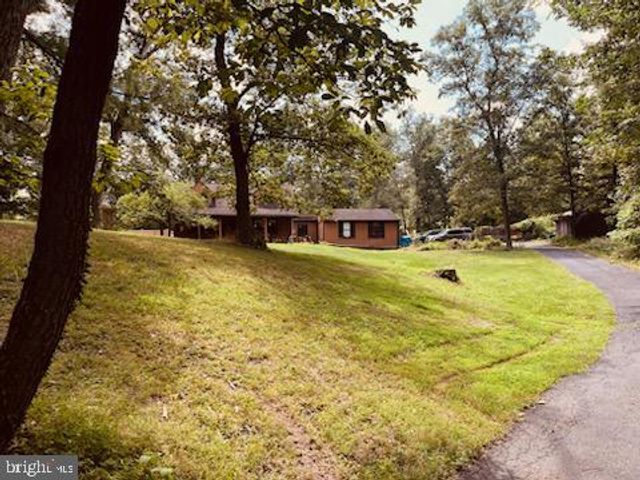 230 UNION HALL RD, Carlisle, PA 17013