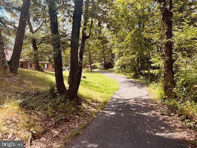 230 UNION HALL RD, Carlisle, PA 17013