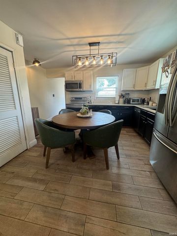 909 N Kelsey Avenue, Evansville, IN 47711