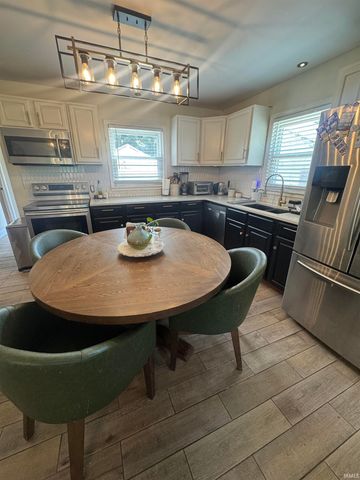 909 N Kelsey Avenue, Evansville, IN 47711