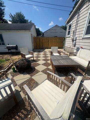 909 N Kelsey Avenue, Evansville, IN 47711