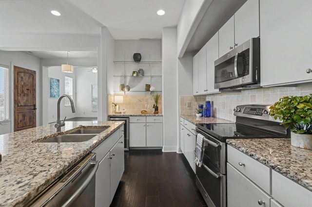 108 Milan CT, Horseshoe Bay, TX 78657