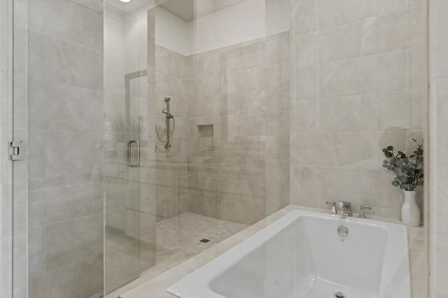 108 Milan CT, Horseshoe Bay, TX 78657