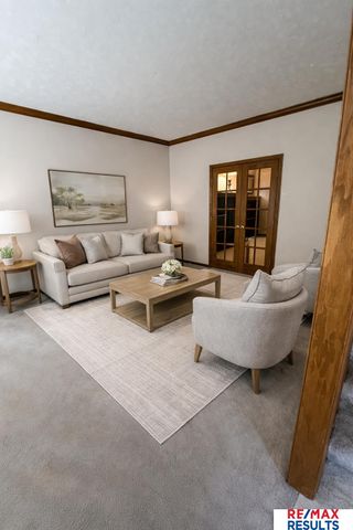 8126 S 93 Street, La Vista, NE 68128