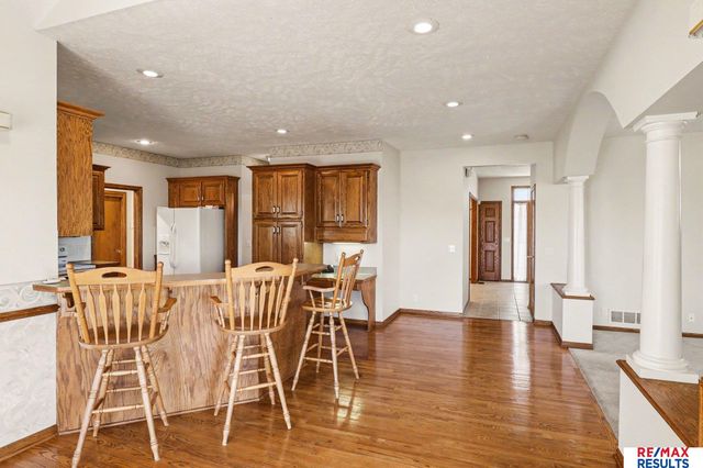 8126 S 93 Street, La Vista, NE 68128