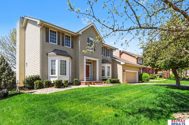 8126 S 93 Street, La Vista, NE 68128