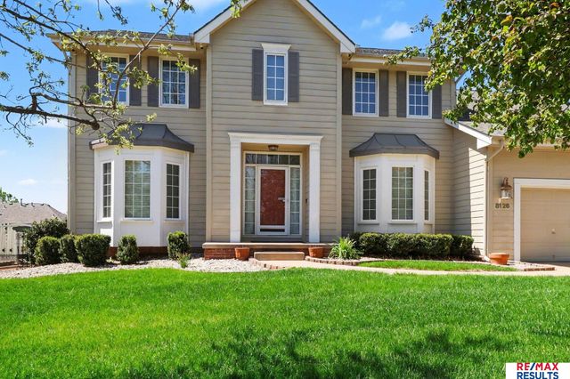 8126 S 93 Street, La Vista, NE 68128