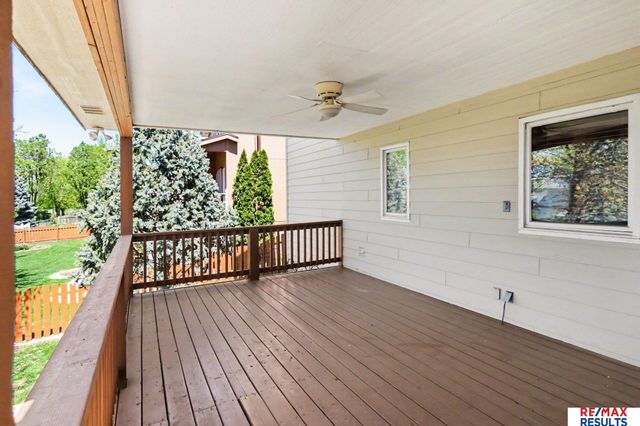 8126 S 93 Street, La Vista, NE 68128