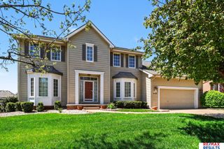 8126 S 93 Street, La Vista, NE 68128