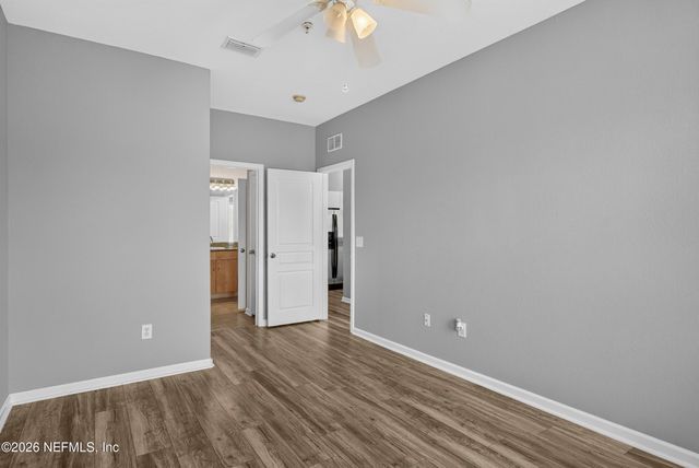 8290 GATE Parkway W 817, Jacksonville, FL 32216