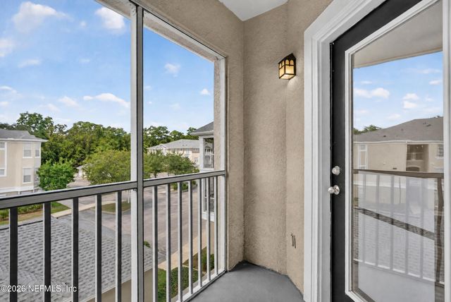 8290 GATE Parkway W 817, Jacksonville, FL 32216