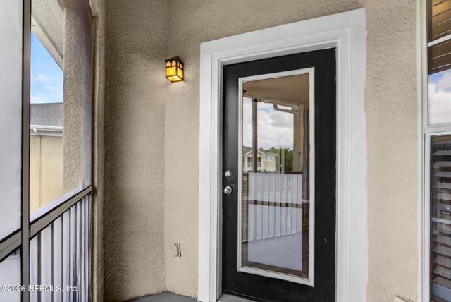 8290 GATE Parkway W 817, Jacksonville, FL 32216