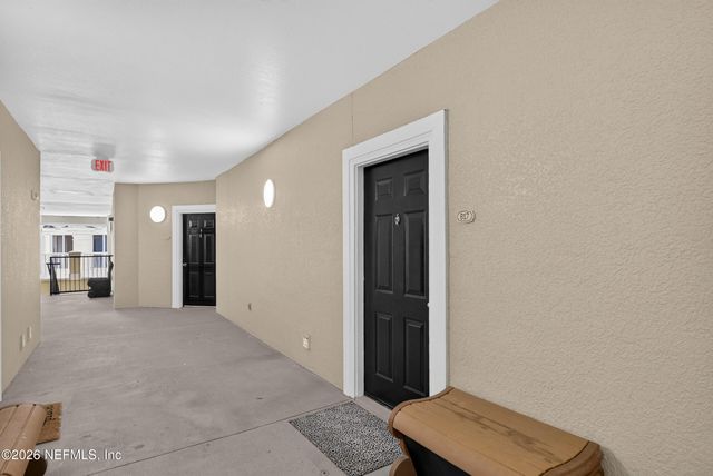 8290 GATE Parkway W 817, Jacksonville, FL 32216