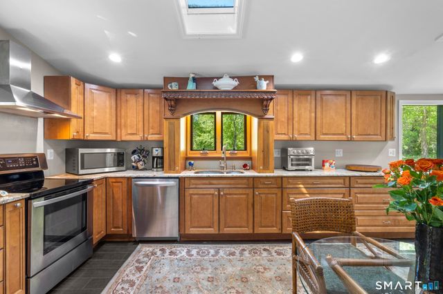 2596 High Ridge Road, Stamford, CT 06903