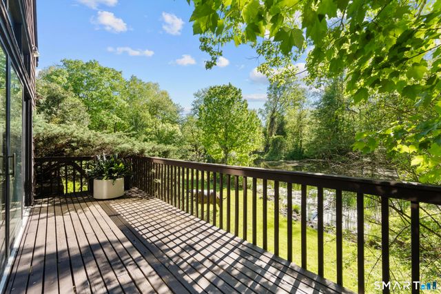 2596 High Ridge Road, Stamford, CT 06903