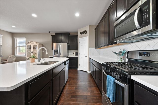 160 Thornless CIR, Buda, TX 78610