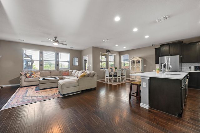 160 Thornless CIR, Buda, TX 78610