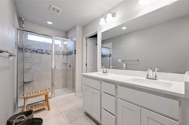 160 Thornless CIR, Buda, TX 78610