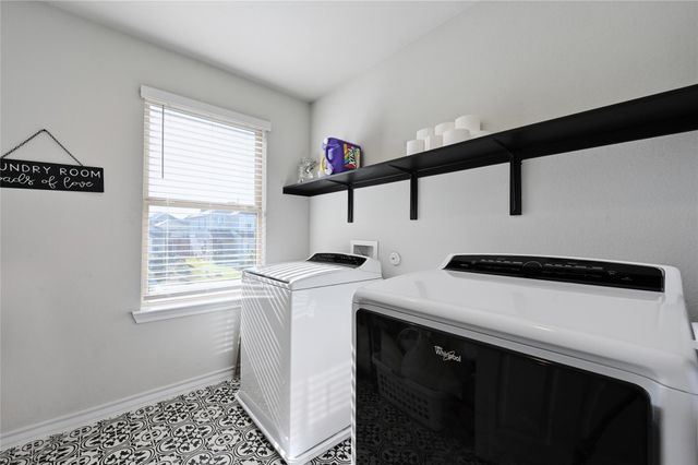 160 Thornless CIR, Buda, TX 78610