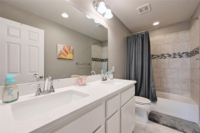 160 Thornless CIR, Buda, TX 78610