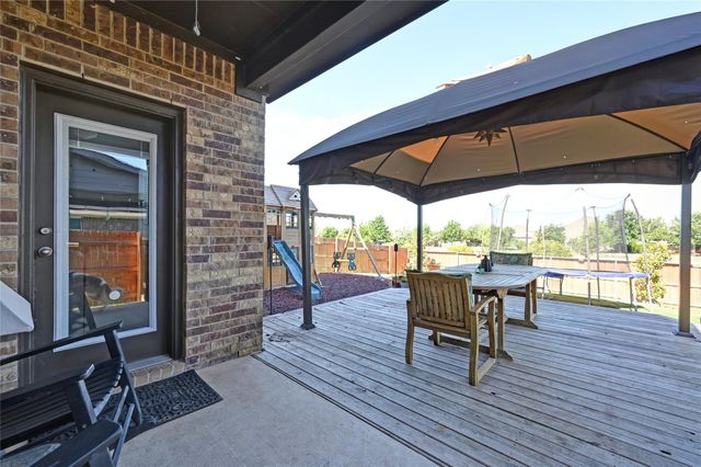 160 Thornless CIR, Buda, TX 78610