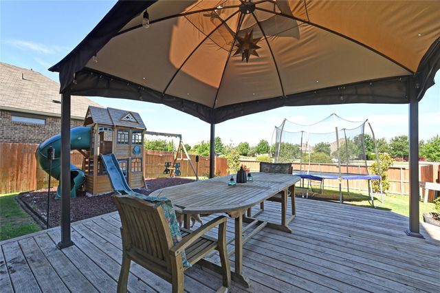 160 Thornless CIR, Buda, TX 78610