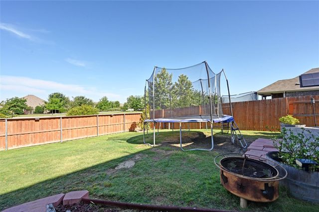 160 Thornless CIR, Buda, TX 78610