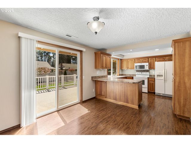 9301 Ne PINECREEK St, Vancouver, WA 98664