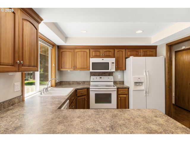 9301 Ne PINECREEK St, Vancouver, WA 98664