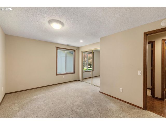 9301 Ne PINECREEK St, Vancouver, WA 98664