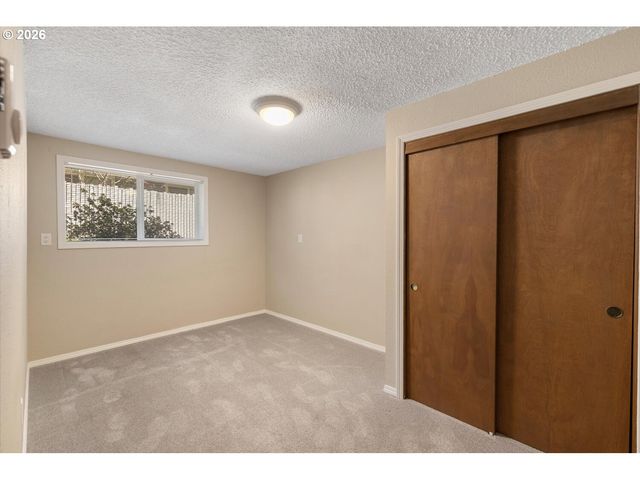 9301 Ne PINECREEK St, Vancouver, WA 98664