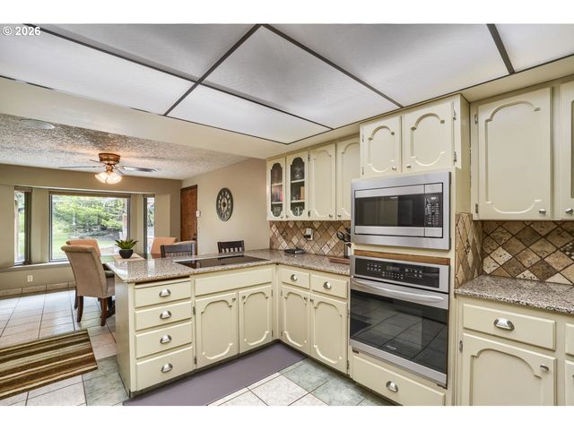 24217 Nw MEULLER Rd, Ridgefield, WA 98642