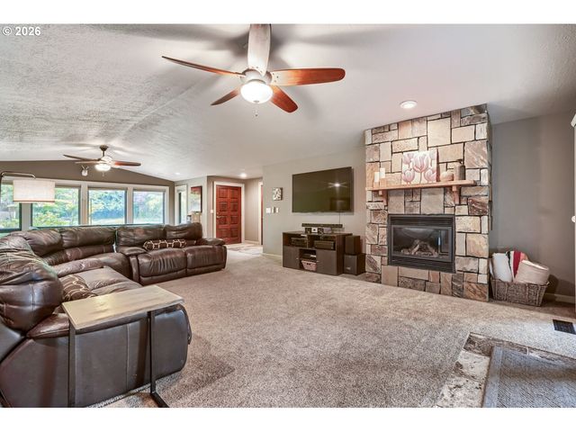 24217 Nw MEULLER Rd, Ridgefield, WA 98642