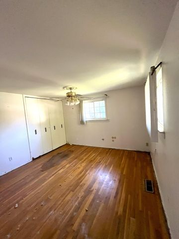 29360 Woodhaven Lane, Southfield City, MI 48076