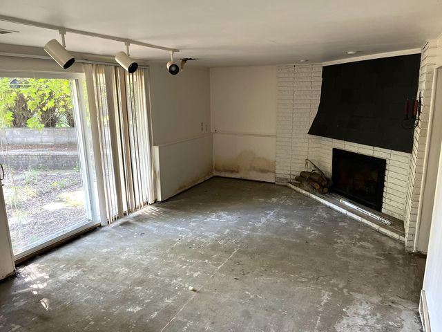 29360 Woodhaven Lane, Southfield City, MI 48076