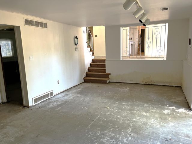 29360 Woodhaven Lane, Southfield City, MI 48076