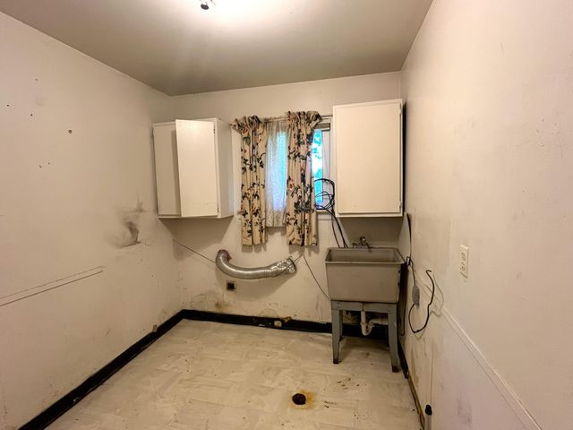 29360 Woodhaven Lane, Southfield City, MI 48076