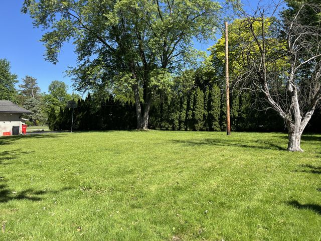 29360 Woodhaven Lane, Southfield City, MI 48076