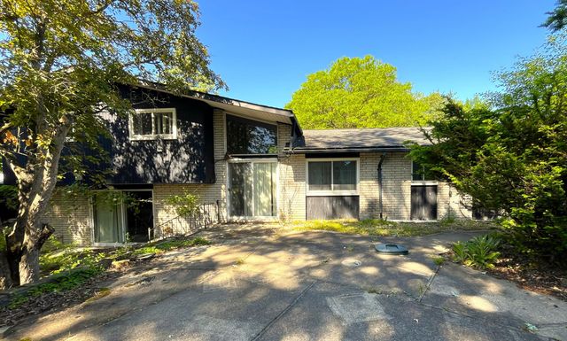 29360 Woodhaven Lane, Southfield City, MI 48076