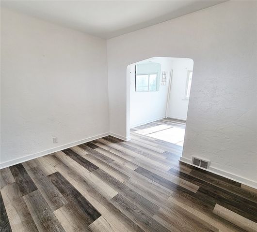 805 Laura Ave, West Mifflin, PA 15122